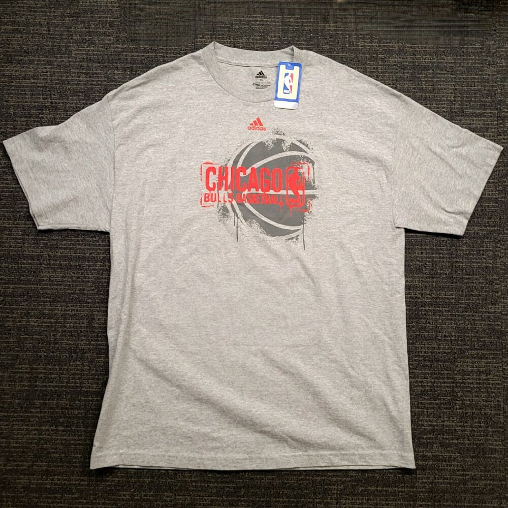 NWT NBA x Adidas Chicago Bulls T-Shirt XL